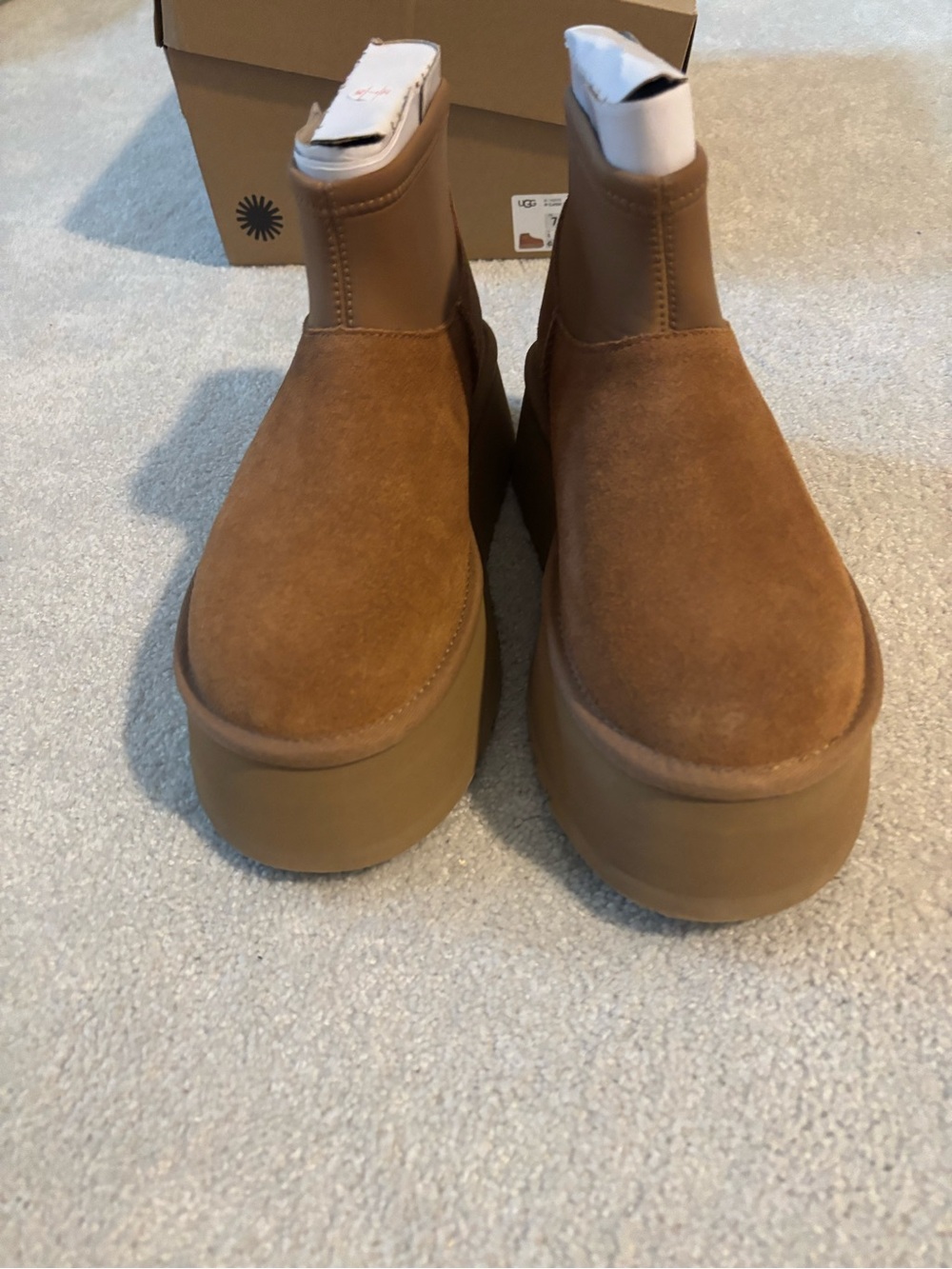 NWT UGG Classic Mini Dipper Platform Boots Chestnut Women’s Size 7
